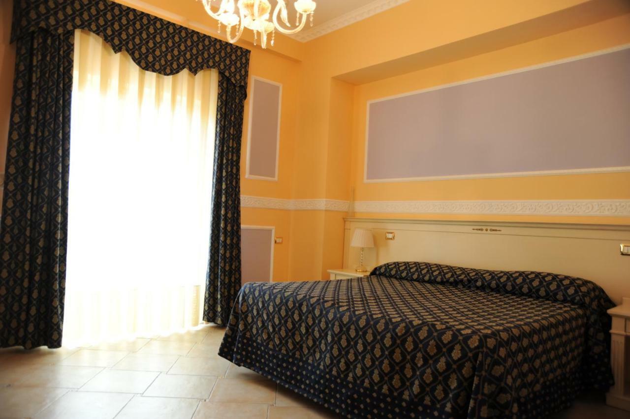 Hotel Villa Santa Maria Вилапиана Екстериор снимка